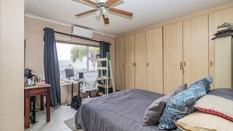 3 Bedroom Property for Sale in Fraaiuitsig Western Cape
